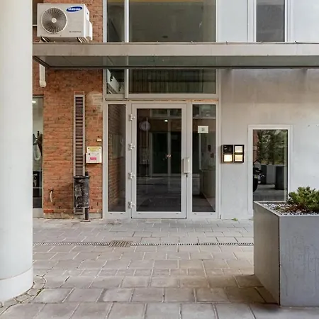 Passage House - Palace District Near Kalvin Ter *